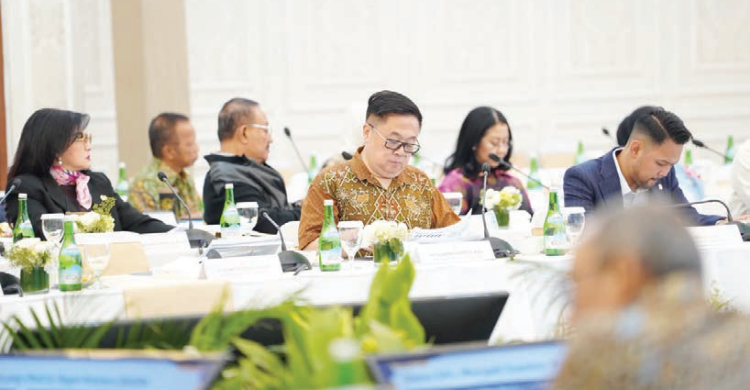 bank mandiri - ilustrasi berita DPR Puji Bank Mandiri yang Tetap Tumbuh Solid di Tengah Ketidakpastian Ekonomi Global