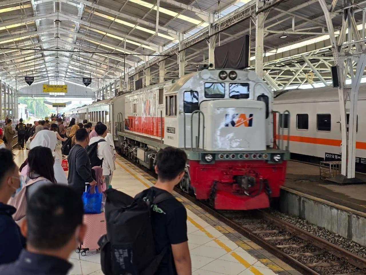 tiket diskon kai - ilustrasi berita Pemesanan Tiket Diskon KAI Capai 1,24 Juta Unit Selama Libur Sekolah